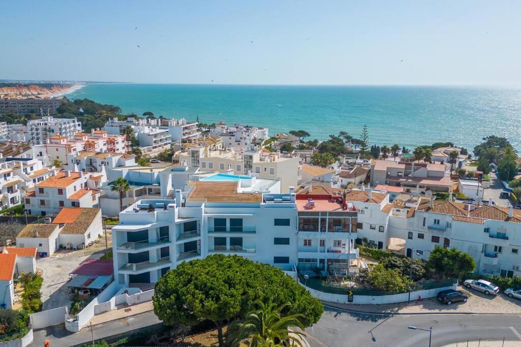 Appartement Perfect Place To Escape To With Rooftop Infinity Pool à Olhos de Agua  Extérieur photo